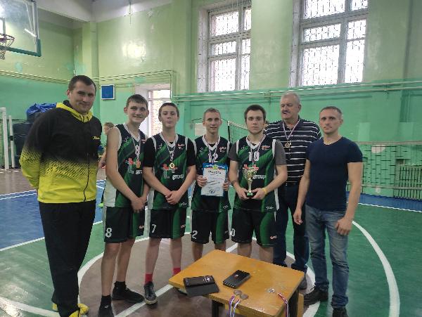 Соревнования по стритболу прошли среди школьников Томского района